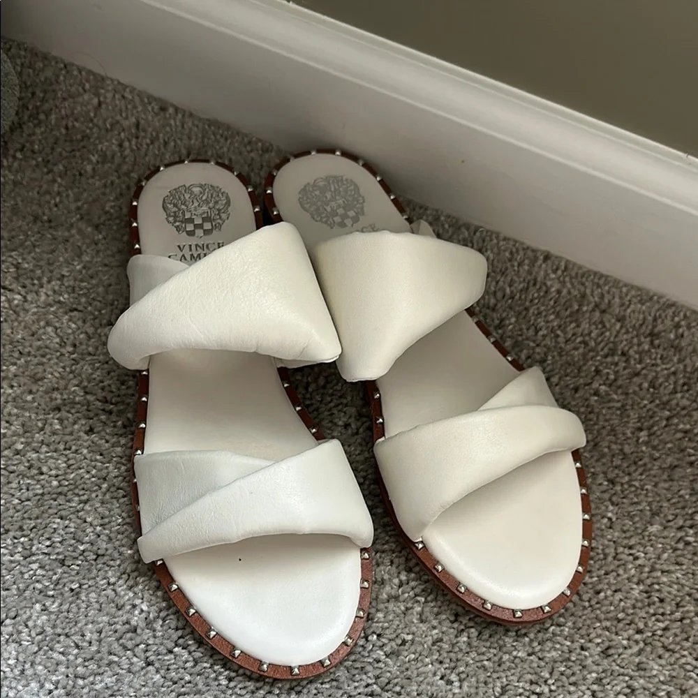 Vince Camuto Women's Palennie Puffy Flat Sandal - Picture 4 of 5
